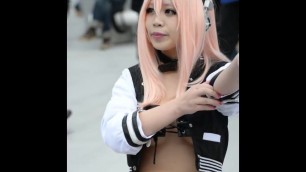 Hot Japanese cosplayers at Comiket