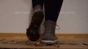 Lady Leyla Crushing Coconut Cookies